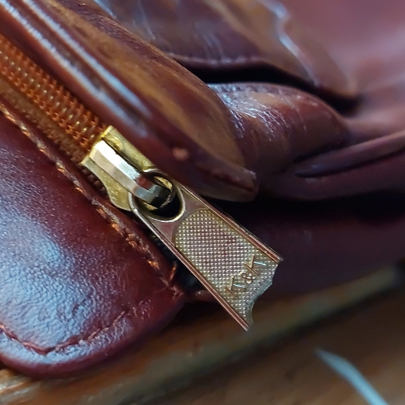 Vintage Leather purse - Picture 2 of 2